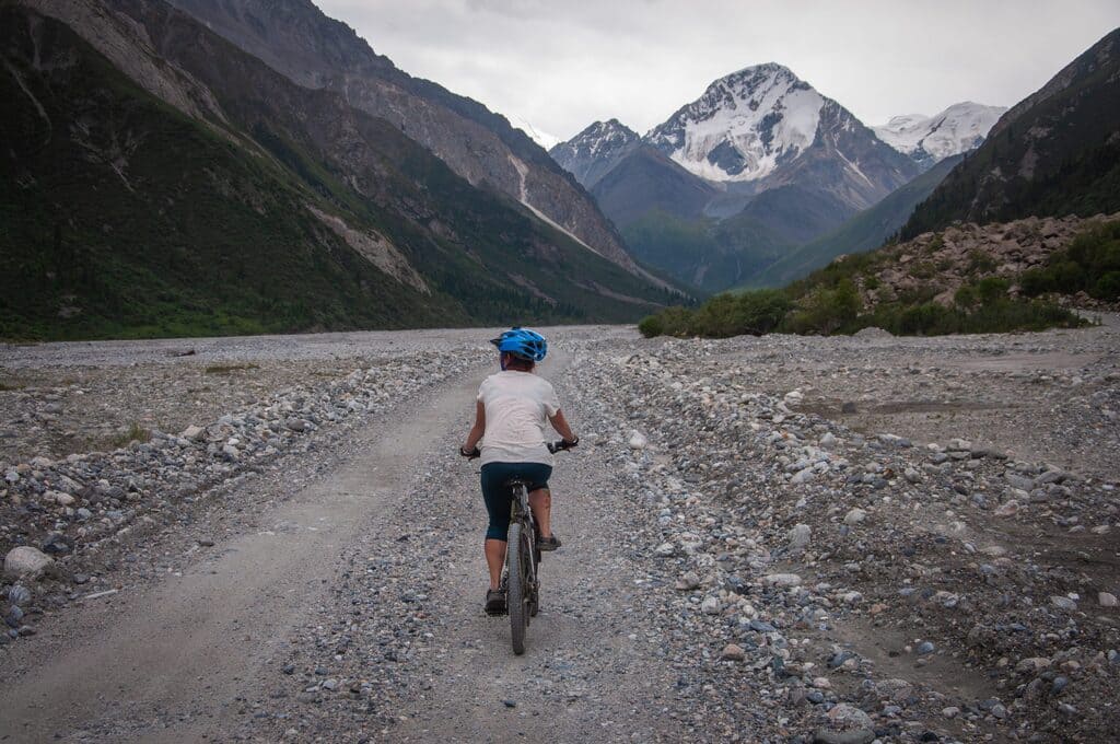 Bike tour Bayankol valley 🚴 Velotour Kazakhstan